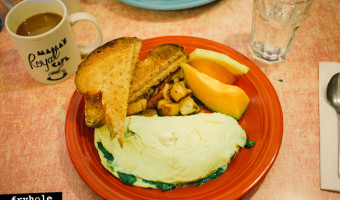Mama’s Royal Cafe: Spinach Feta Omelette