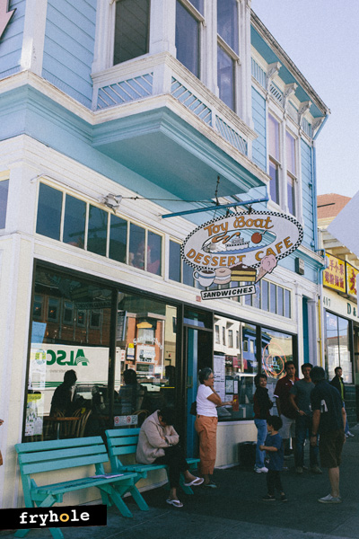 toy boat cafe