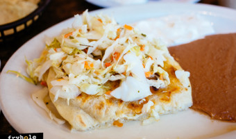 El Zocalo – Pupusas and Platanos con Crema