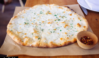 Piccino: Bianca Pizza and Burrata